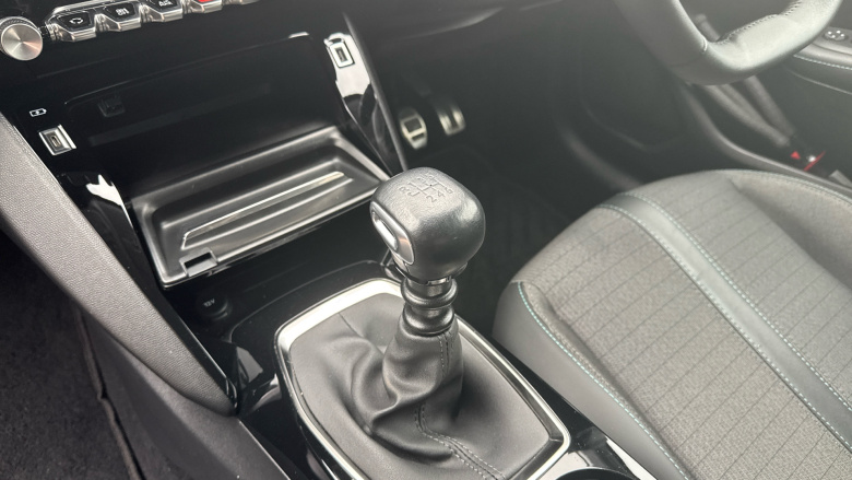 Peugeot 208 1.2 PureTech 100 Allure Premium + 5dr Petrol Hatchback